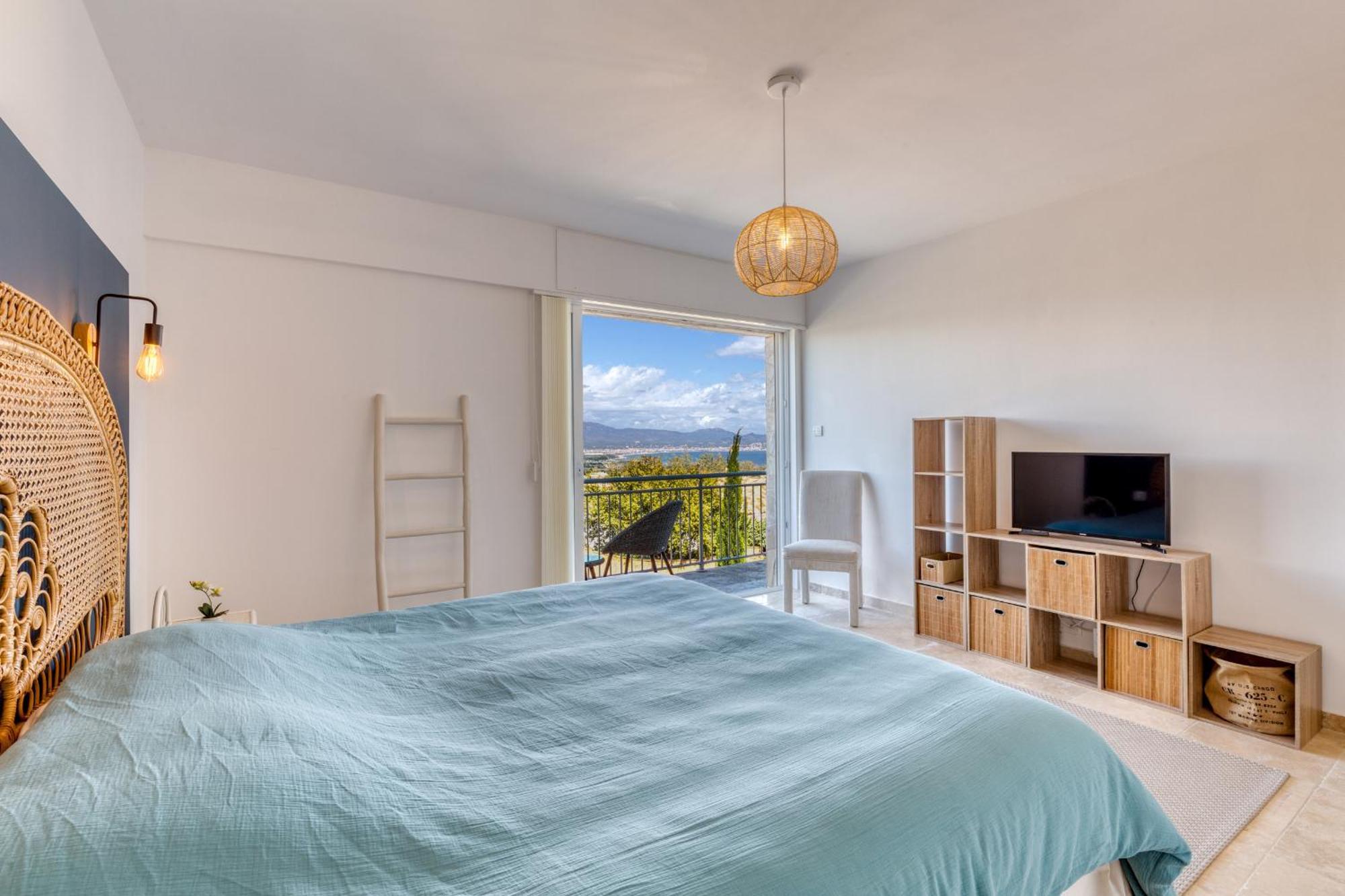 Villa Stunning Sea View Cote D'azur - Rives D'or *